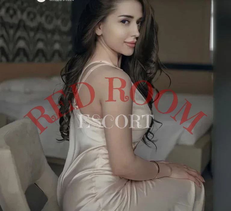 Эскортница Фаида - грудь 4, рост 160 см, вес 50 кг, цвет волос Брюнетки