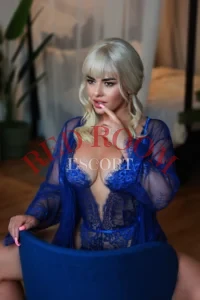Эскортница Аделина - грудь 4, рост 159 см, вес 57 кг, цвет волос Блондинки