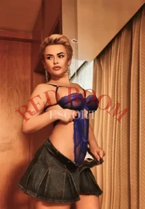 Эскортница Аделина - грудь 4, рост 159 см, вес 57 кг, цвет волос Блондинки