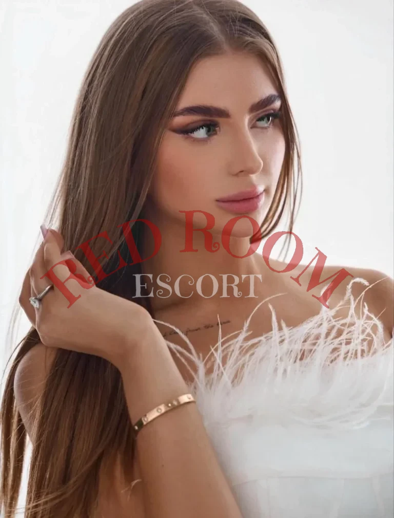 Эскортница Полина - грудь 4, рост 173 см, вес 55 кг, цвет волос Шатенки