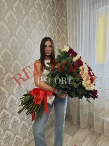 Эскортница Лиза - грудь 2, рост 175 см, вес 56 кг, цвет волос Брюнетки