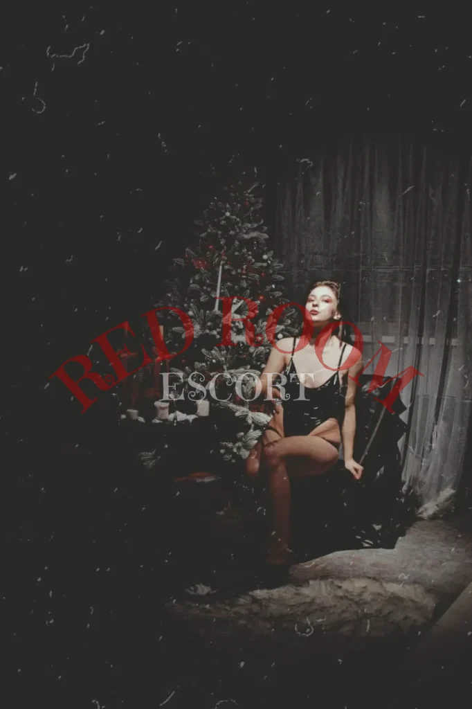 Луна — возраст 21, рост 160, вес 54, размер груди 2