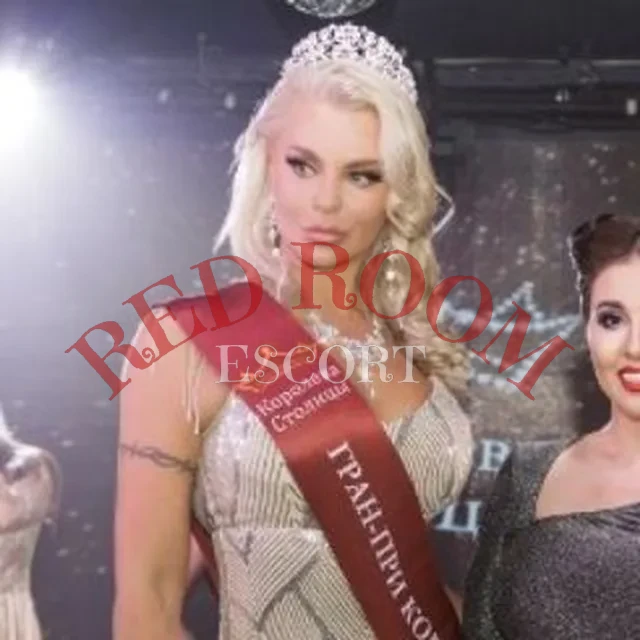 Эскортница Светлана - грудь 3, рост 171 см, вес 55 кг, цвет волос Блондинки