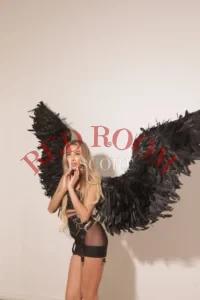 Эскортница Перси - грудь 3, рост 180 см, вес 60 кг, цвет волос Блондинки