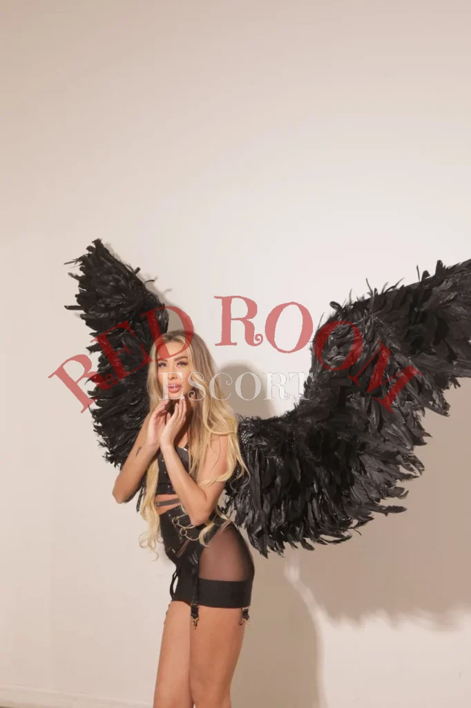 Перси — возраст 28, рост 180, вес 60, размер груди 3