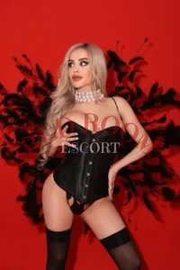 Эскортница Екатерина - грудь 4, рост 160 см, вес 52 кг, цвет волос Блондинки