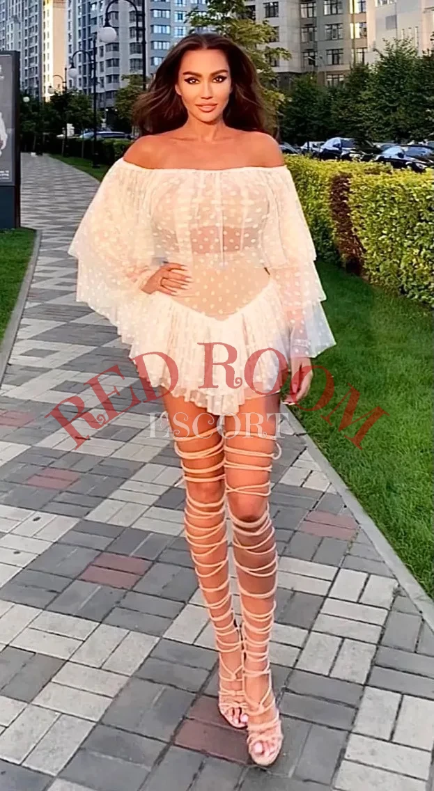 Эскортница Лола - грудь 3, рост 175 см, вес 56 кг, цвет волос Шатенки