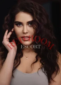 Эскортница Нона - грудь 3, рост 177 см, вес 62 кг, цвет волос Шатенки