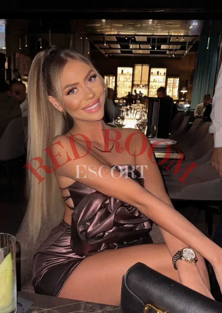 Эскортница Мария - грудь 3, рост 177 см, вес 53 кг, цвет волос Блондинки