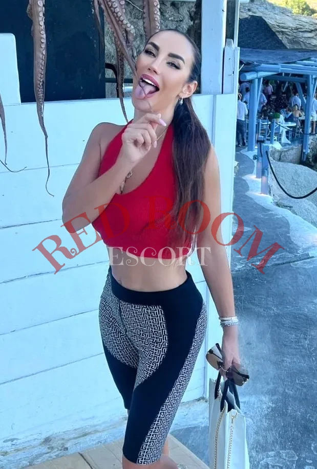 Эскортница Алиса - грудь 3, рост 173 см, вес 58 кг, цвет волос Шатенки