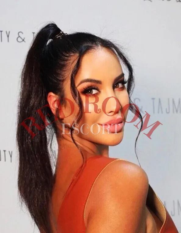 Алиса — возраст 24, рост 173, вес 58, размер груди 3