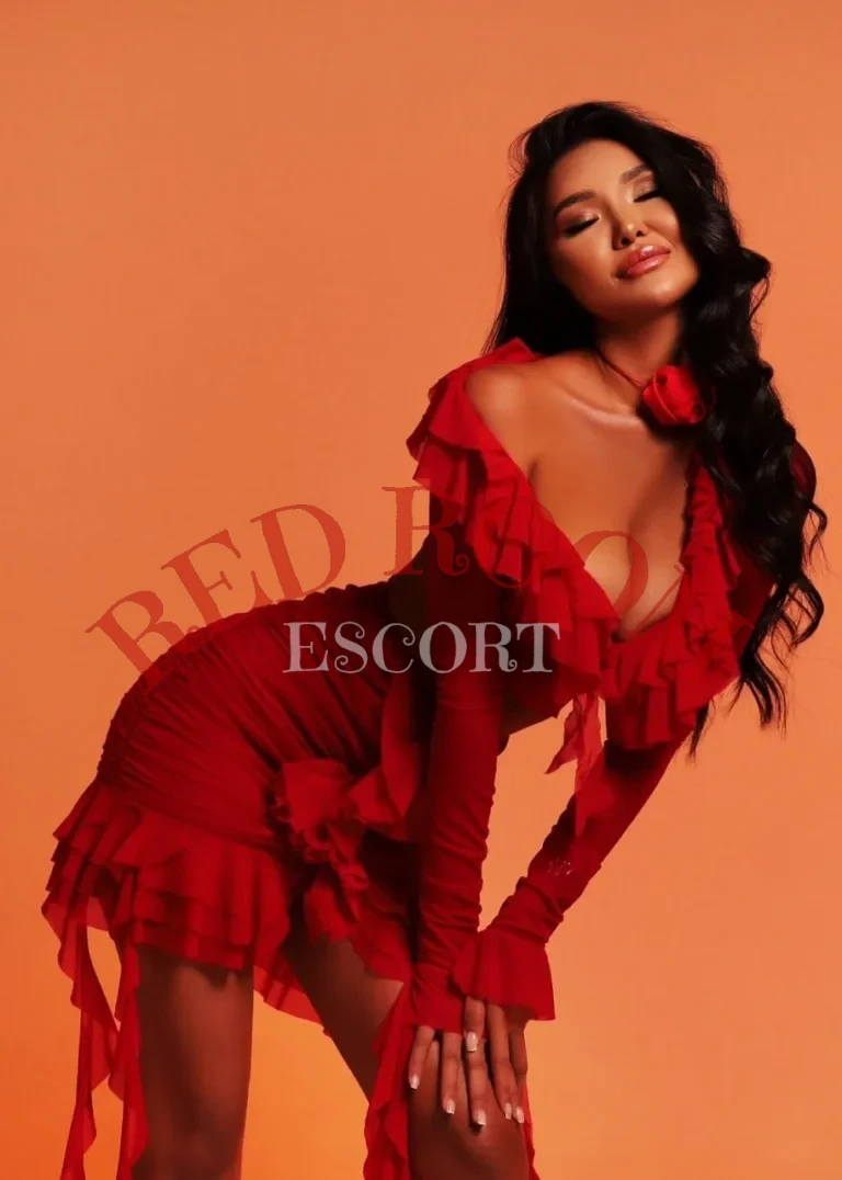 Эскортница Жанна - грудь 3, рост 179 см, вес 57 кг, цвет волос Брюнетки