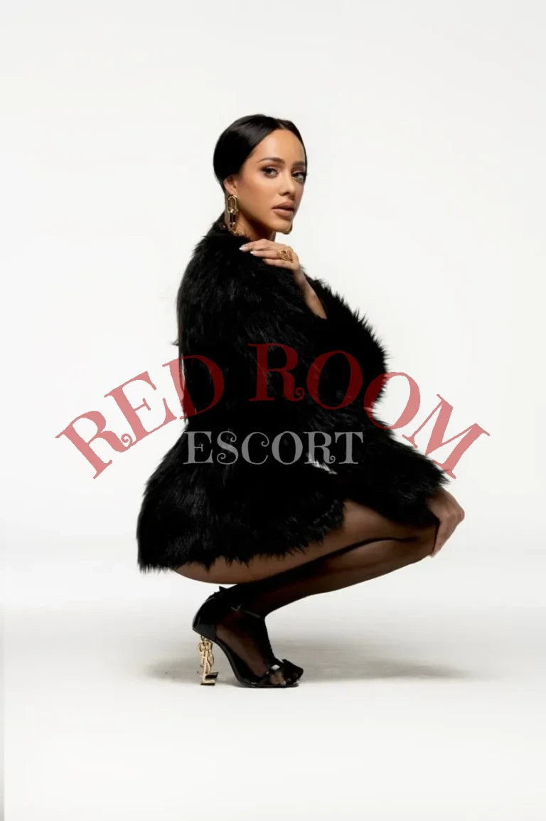 Эскортница Габриэла - грудь 2, рост 164 см, вес 54 кг, цвет волос Шатенки