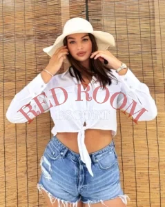 Эскортница Aleksa - грудь 3, рост 178 см, вес 69 кг, цвет волос Шатенки