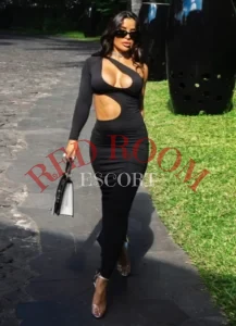 Эскортница Нита - грудь 3, рост 165 см, вес 50 кг, цвет волос Шатенки