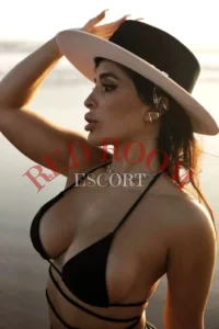 Эскортница Нита - грудь 3, рост 165 см, вес 50 кг, цвет волос Шатенки