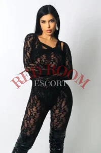 Эскортница Адриана - грудь 4, рост 167 см, вес 51 кг, цвет волос Брюнетки