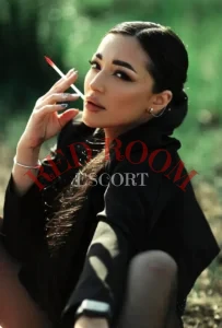 Эскортница Каролина - грудь 3, рост 161 см, вес 52 кг, цвет волос Шатенки