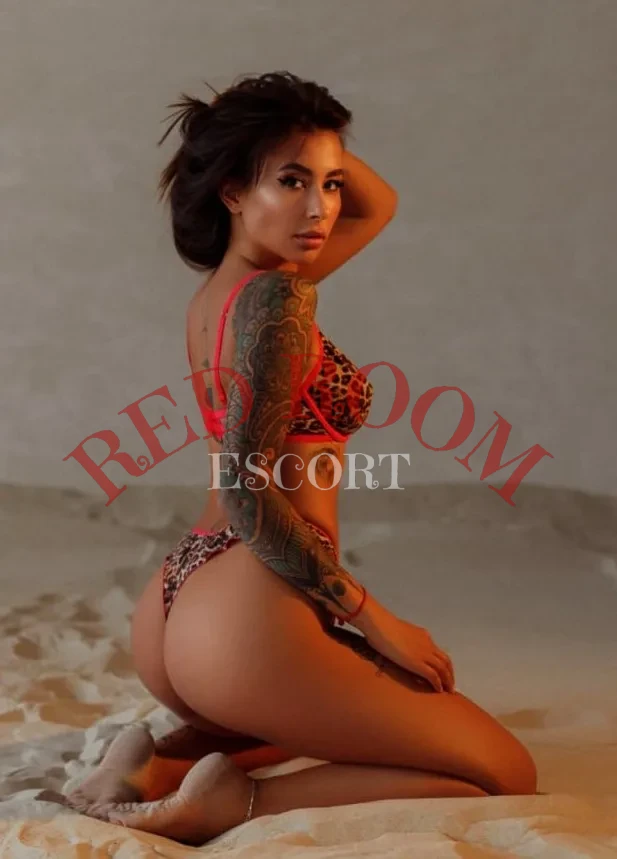 Алиша — возраст 24, рост 167, вес 52, размер груди 3