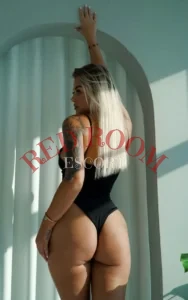 Эскортница Афина - грудь 2, рост 170 см, вес 61 кг, цвет волос Блондинки