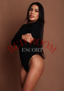 Эскортница Габриэла - грудь 5, рост 166 см, вес 54 кг, цвет волос Брюнетки