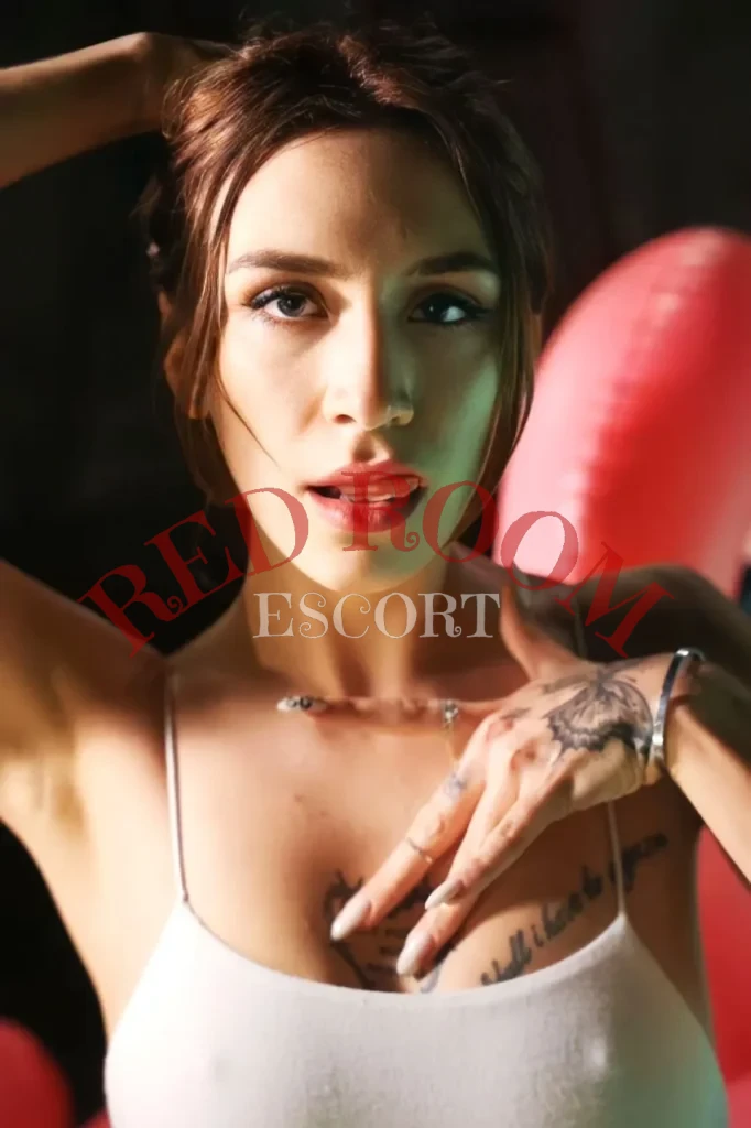 Лекси — возраст 23, рост 172, вес 57, размер груди 2