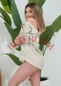 Эскортница Радослава - грудь 2, рост 160 см, вес 50 кг, цвет волос Блондинки