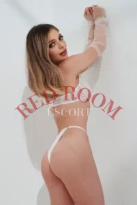 Эскортница Радослава - грудь 2, рост 160 см, вес 50 кг, цвет волос Блондинки