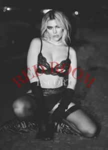 Эскортница Райя - грудь 3, рост 168 см, вес 50 кг, цвет волос Блондинки