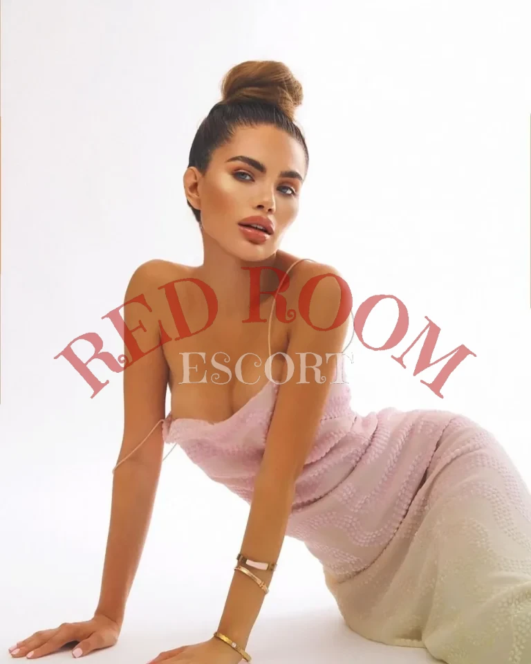 Эскортница Рианна - грудь 2, рост 168 см, вес 51 кг, цвет волос Шатенки