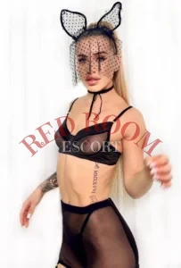 Эскортница Алиса - грудь 1, рост 164 см, вес 49 кг, цвет волос Блондинки