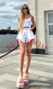 Эскортница Алиса - грудь 1, рост 164 см, вес 49 кг, цвет волос Блондинки