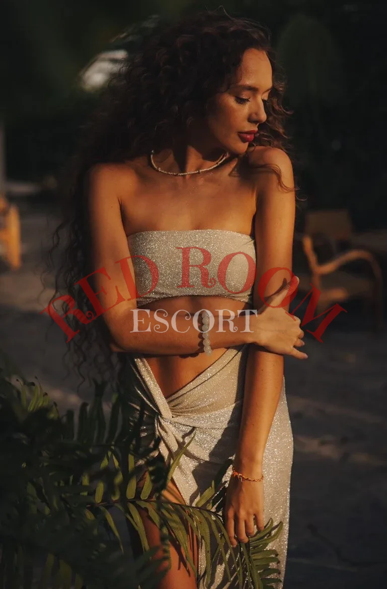 Эскортница Монтана - грудь 2, рост 170 см, вес 48 кг, цвет волос Шатенки