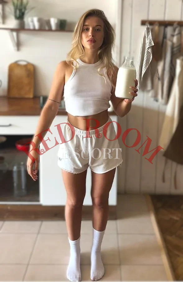 Эскортница Мария - грудь 1, рост 165 см, вес 56 кг, цвет волос Блондинки