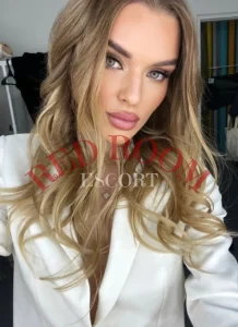 Эскортница Мария - грудь 1, рост 167 см, вес 51 кг, цвет волос Блондинки