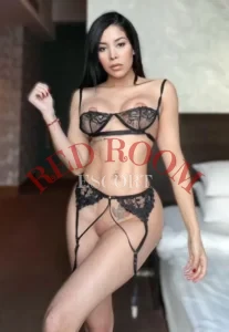 Эскортница Йохана - грудь 2, рост 166 см, вес 52 кг, цвет волос Шатенки