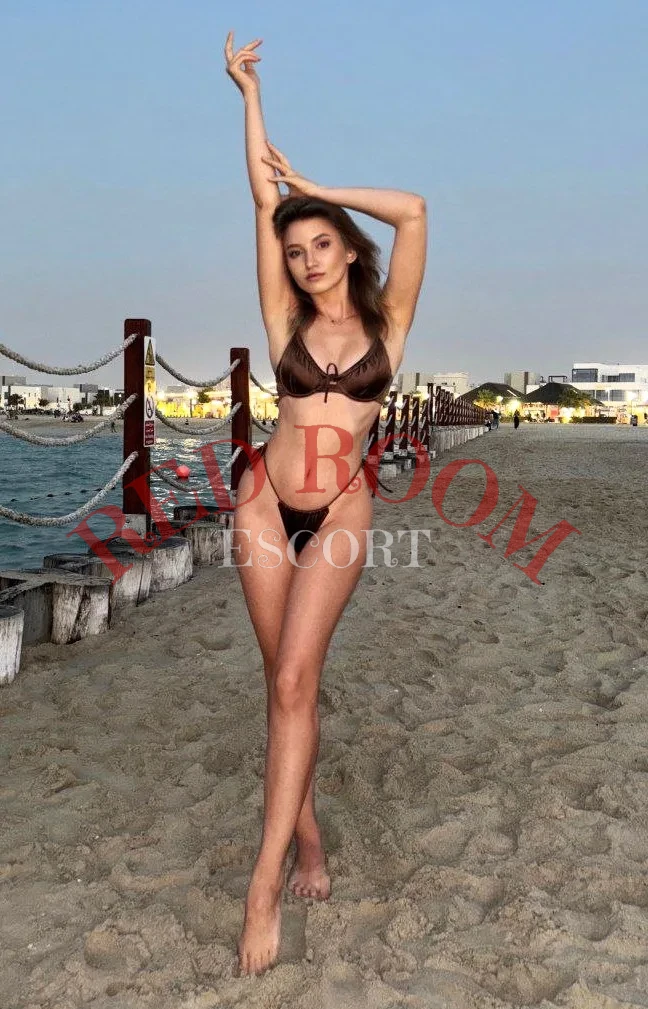 Эскортница Авелина - грудь 2, рост 170 см, вес 53 кг, цвет волос Шатенки