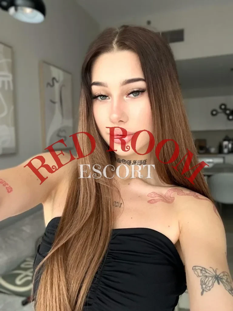 Эскортница Ванесса - грудь 2, рост 163 см, вес 51 кг, цвет волос Шатенки