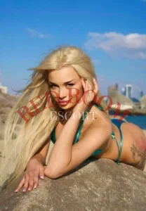 Эскортница Марина - грудь 2, рост 168 см, вес 50 кг, цвет волос Блондинки