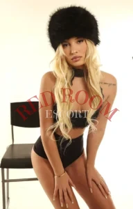 Эскортница Роза - грудь 2, рост 170 см, вес 50 кг, цвет волос Блондинки