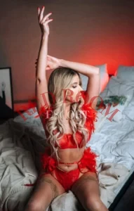 Эскортница Kleopatra - грудь 2, рост 170 см, вес 50 кг, цвет волос Блондинки