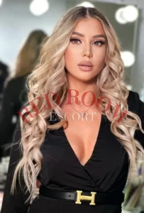 Эскортница Kleopatra - грудь 2, рост 170 см, вес 50 кг, цвет волос Блондинки