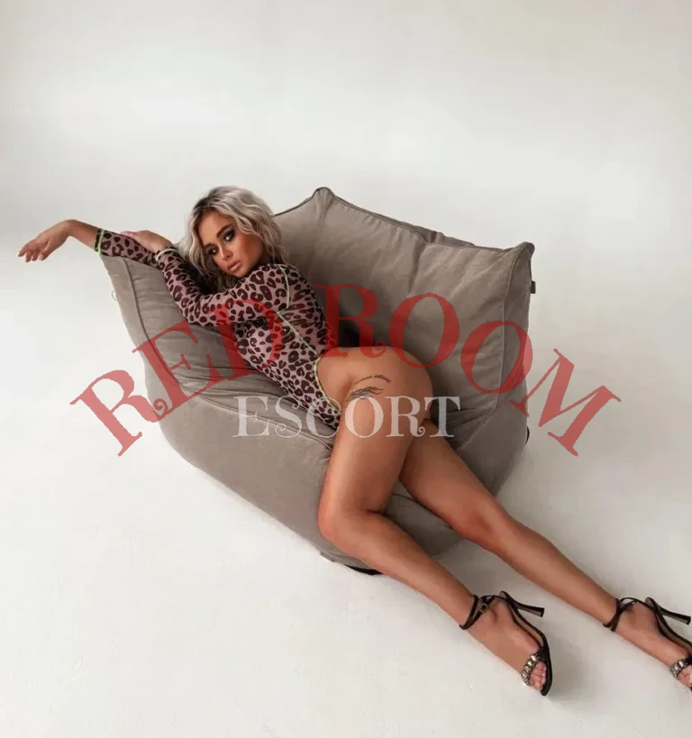 Эскортница Барби - грудь 2, рост 167 см, вес 60 кг, цвет волос Блондинки