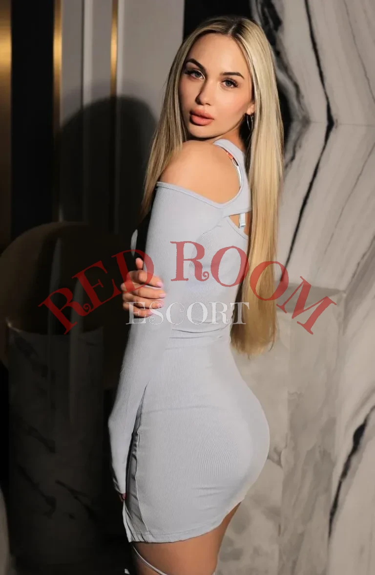 Эскортница Лима - грудь 2, рост 170 см, вес 53 кг, цвет волос Блондинки