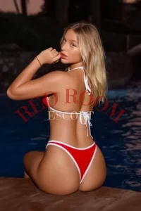 Эскортница Мария - грудь 2, рост 165 см, вес 58 кг, цвет волос Блондинки