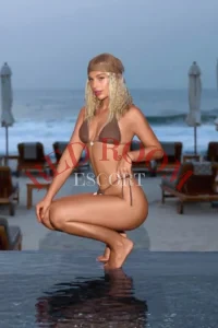 Эскортница Мария - грудь 2, рост 165 см, вес 58 кг, цвет волос Блондинки