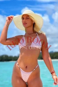 Эскортница Мария - грудь 2, рост 165 см, вес 58 кг, цвет волос Блондинки