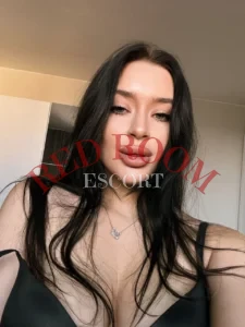 Эскортница Molli - грудь 3, рост 175 см, вес 55 кг, цвет волос Шатенки