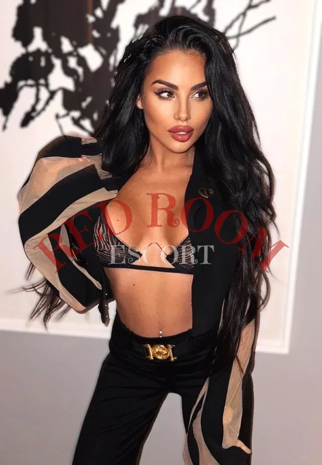 Эскортница Ева - грудь 4, рост 170 см, вес 51 кг, цвет волос Шатенки