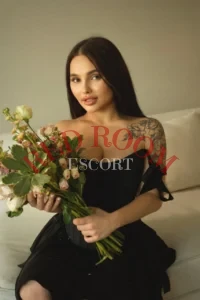 Эскортница Аня - грудь 3, рост 158 см, вес 53 кг, цвет волос Шатенки